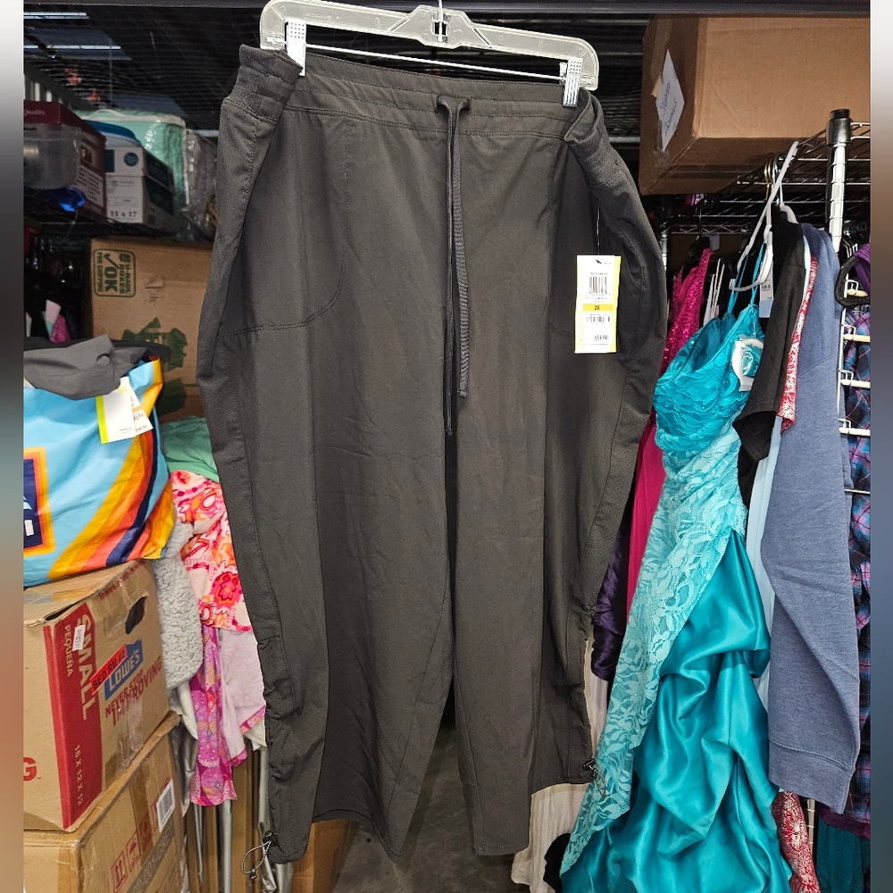 NWT - Ideology black active performance capri - 3X